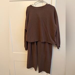 American Eagle Brown Crewneck Sweatshirt